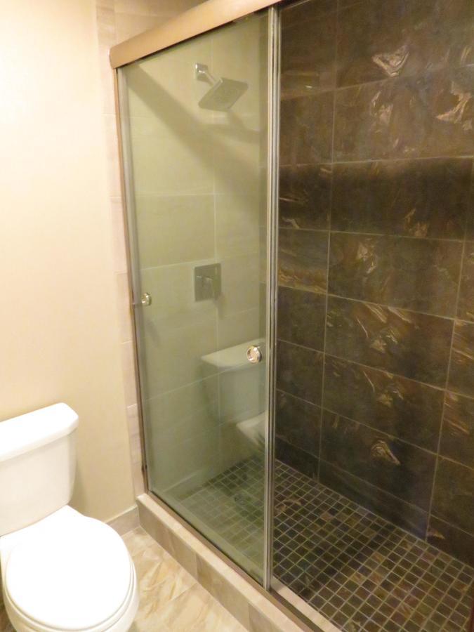 Edgewater Hotel And Suites 풋인베이 외부 사진